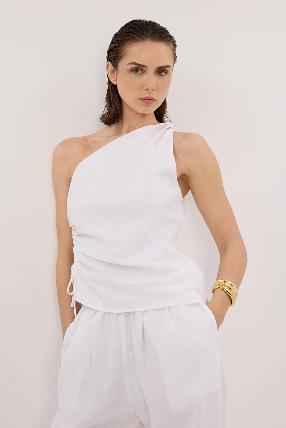 FINNY WHITE SLEEVELESS LINEN TOP - Yukikoi