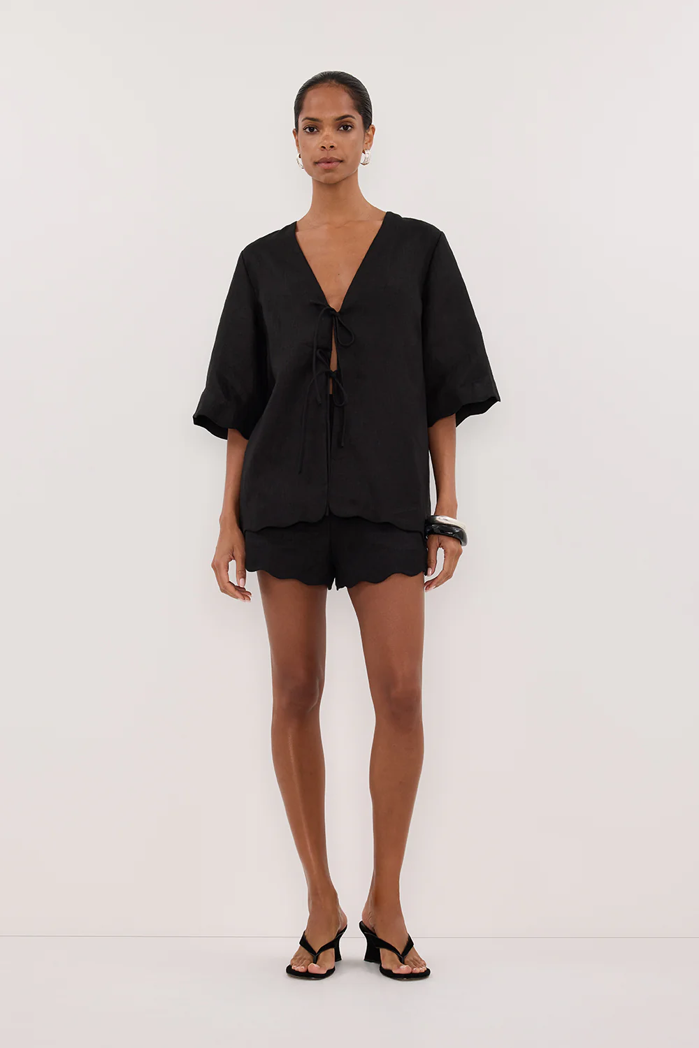 LELA BLACK LINEN SHORT - Yukikoi