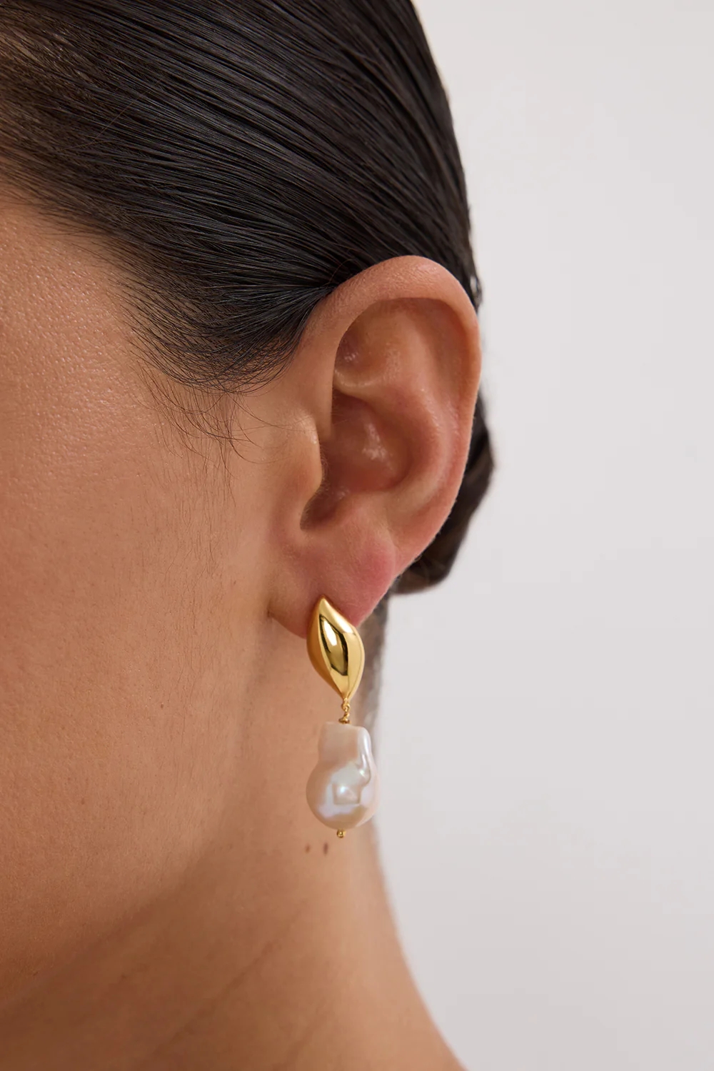 AMBER SCEATS ISOLA EARRING GOLD - Yukikoi