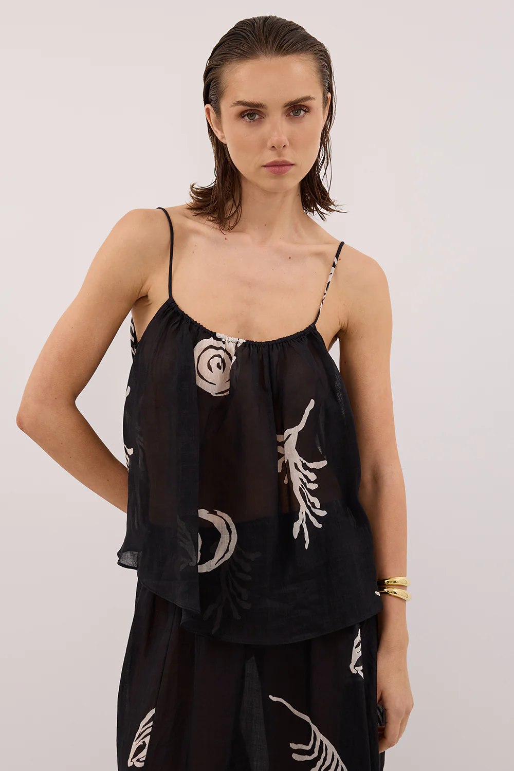 POSITANO BLACK SLEEVELESS RAMIE TOP - Yukikoi