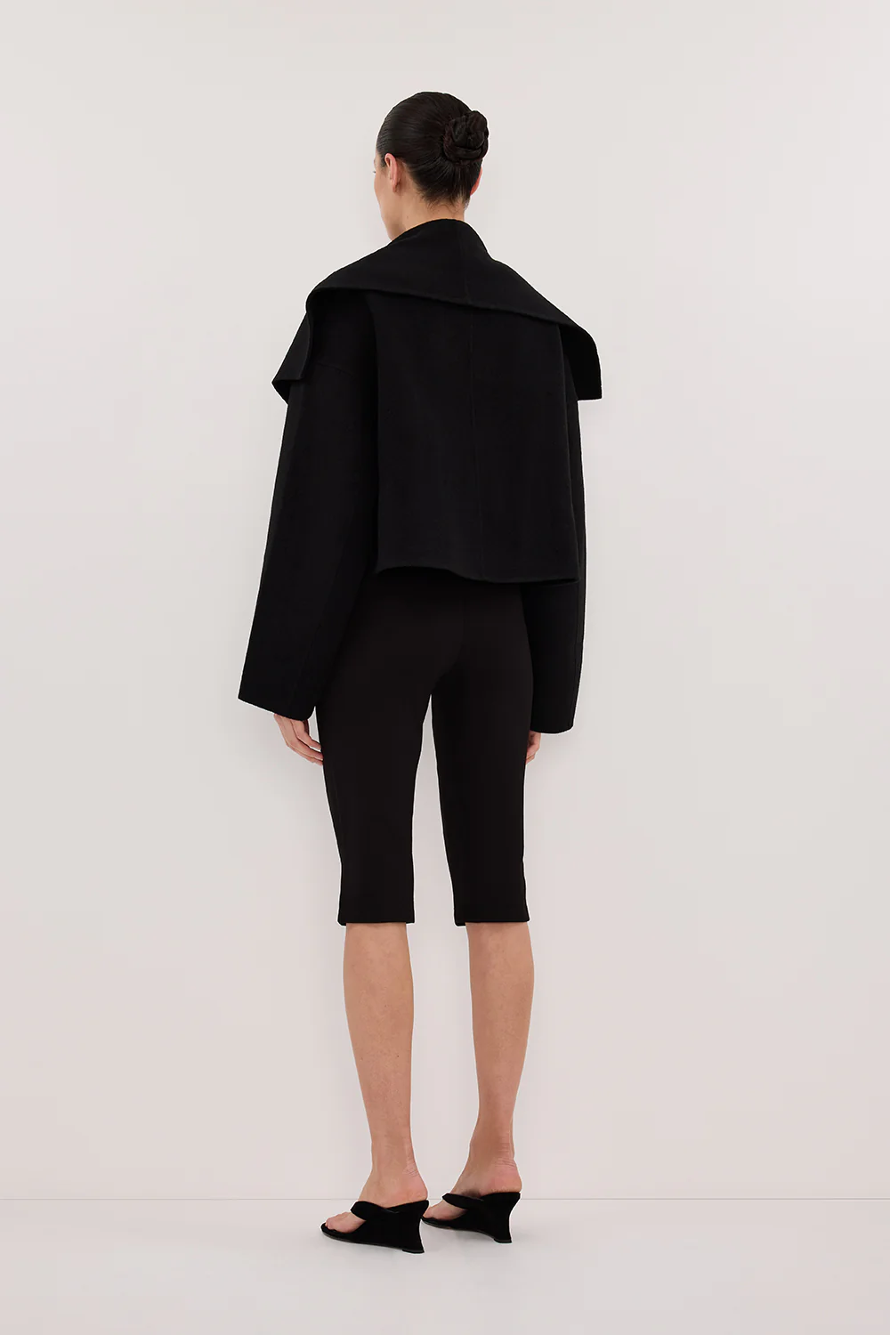 LUCIA BLACK CROPPED WOOL BLEND TRENCH COAT - Yukikoi