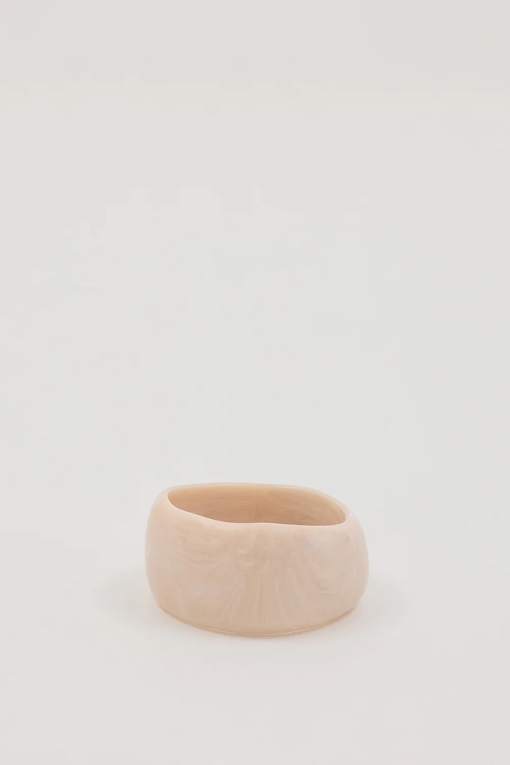 ANNA ROSSI OBESESSED CREAM BANGLE - Yukikoi
