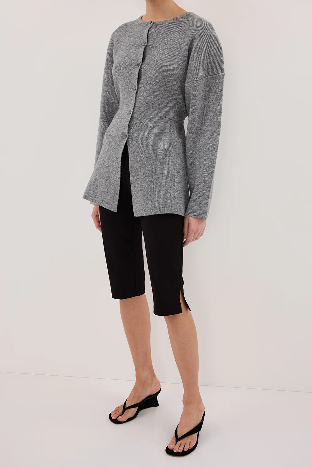 DEMI BLACK CAPRI PANT - Yukikoi