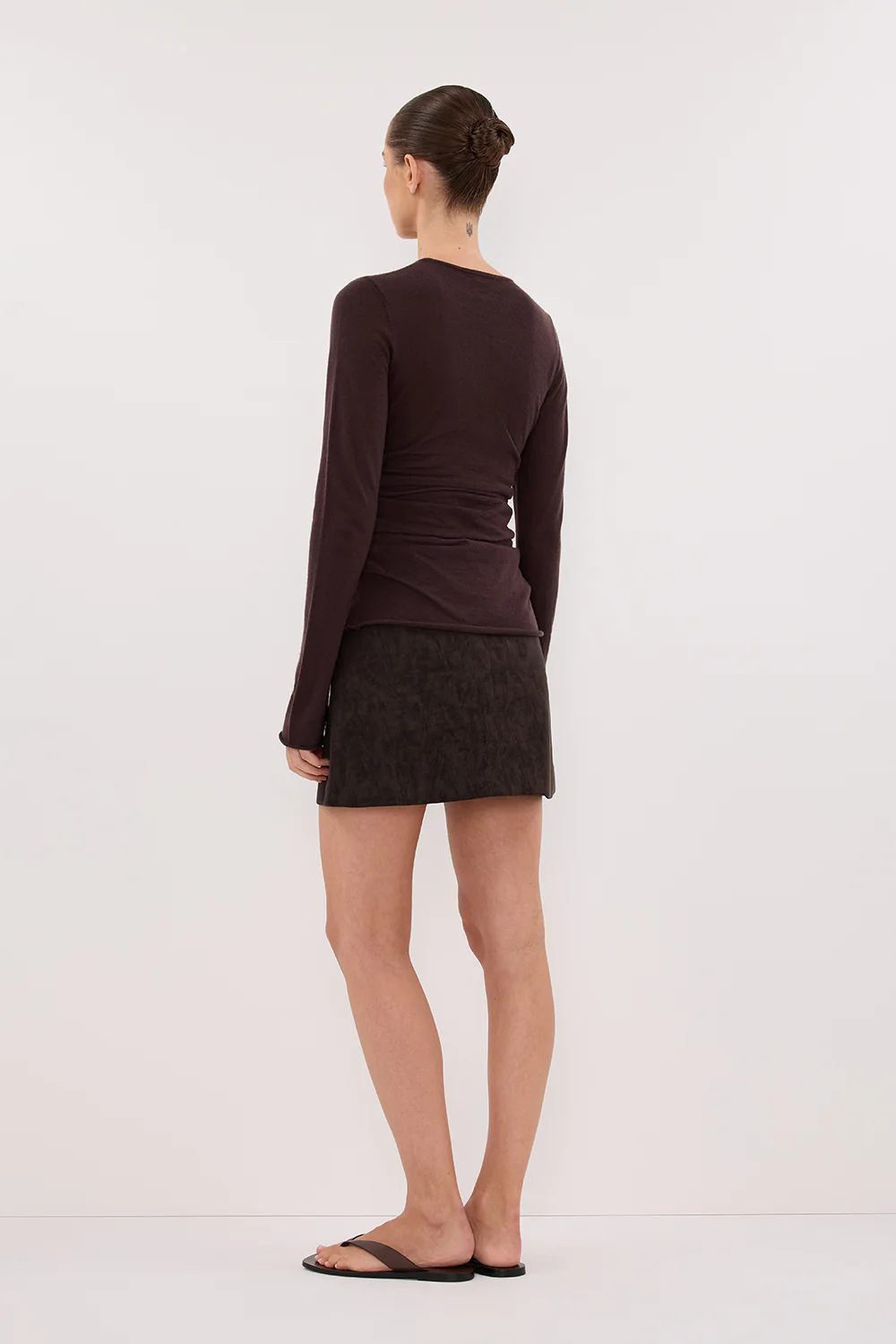 OAKLAND CHOC FAUX SUEDE MINI SKIRT - Yukikoi