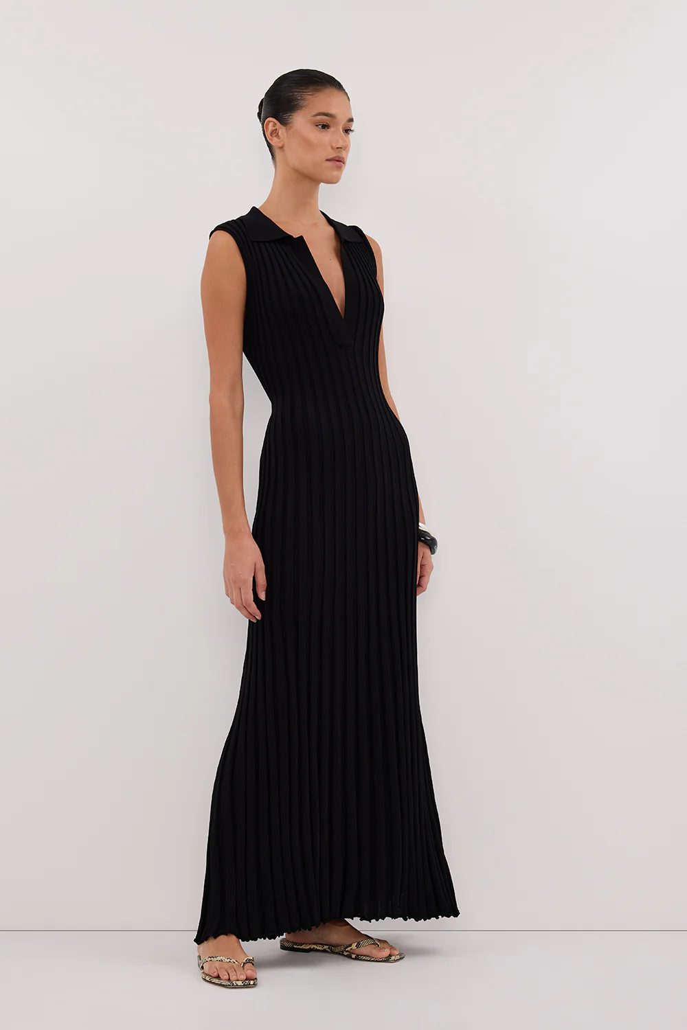 HAL BLACK SLEEVELESS KNIT MAXI DRESS - Yukikoi