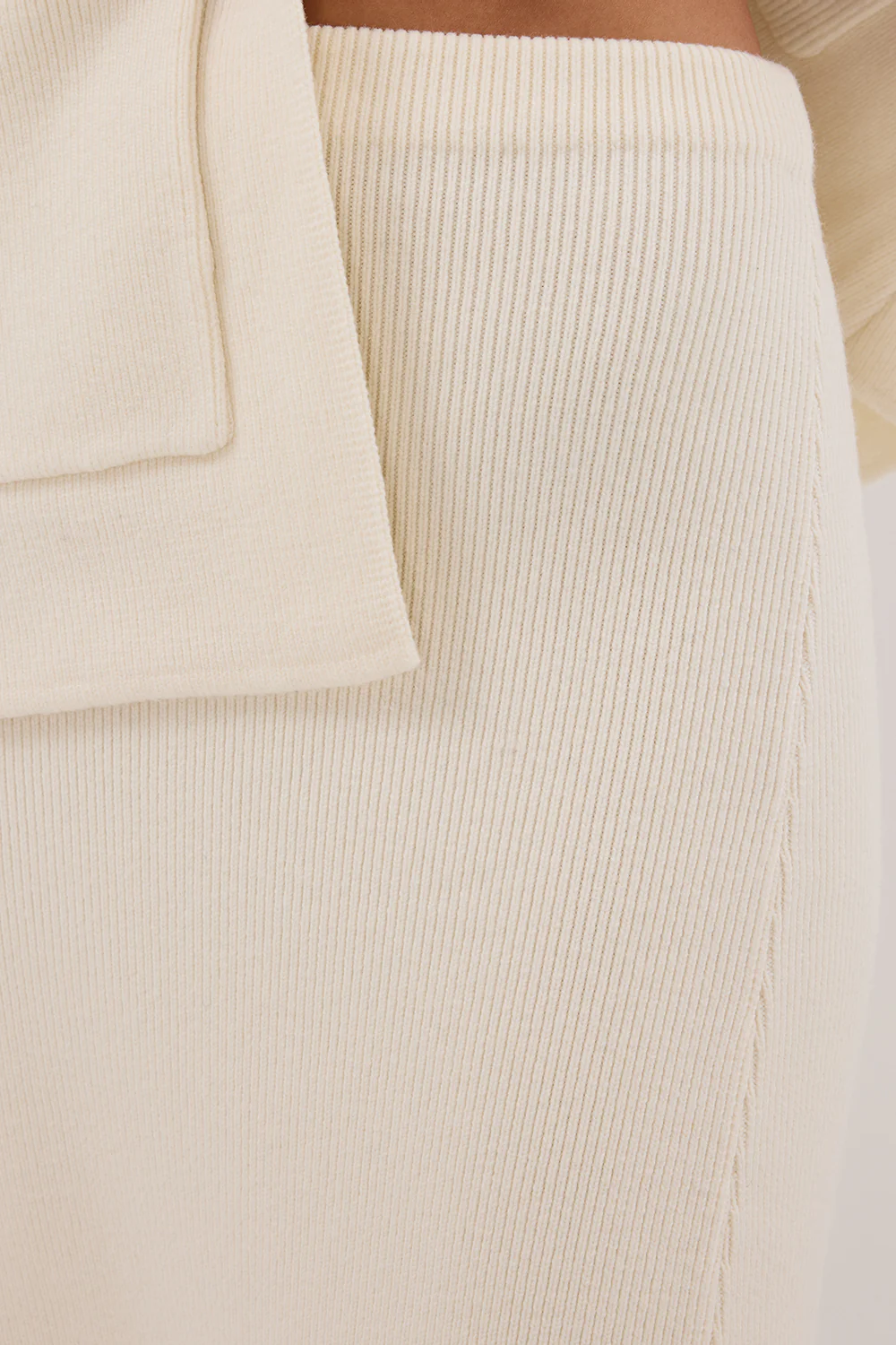 AVA CREAM LONGLINE KNIT MIDI SKIRT - Yukikoi