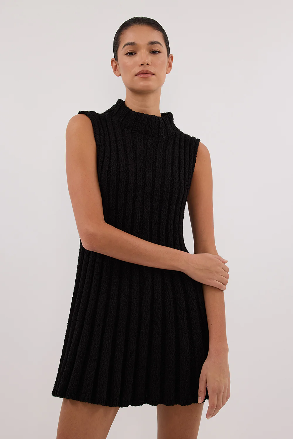 VERO BLACK KNIT MINI DRESS - Yukikoi