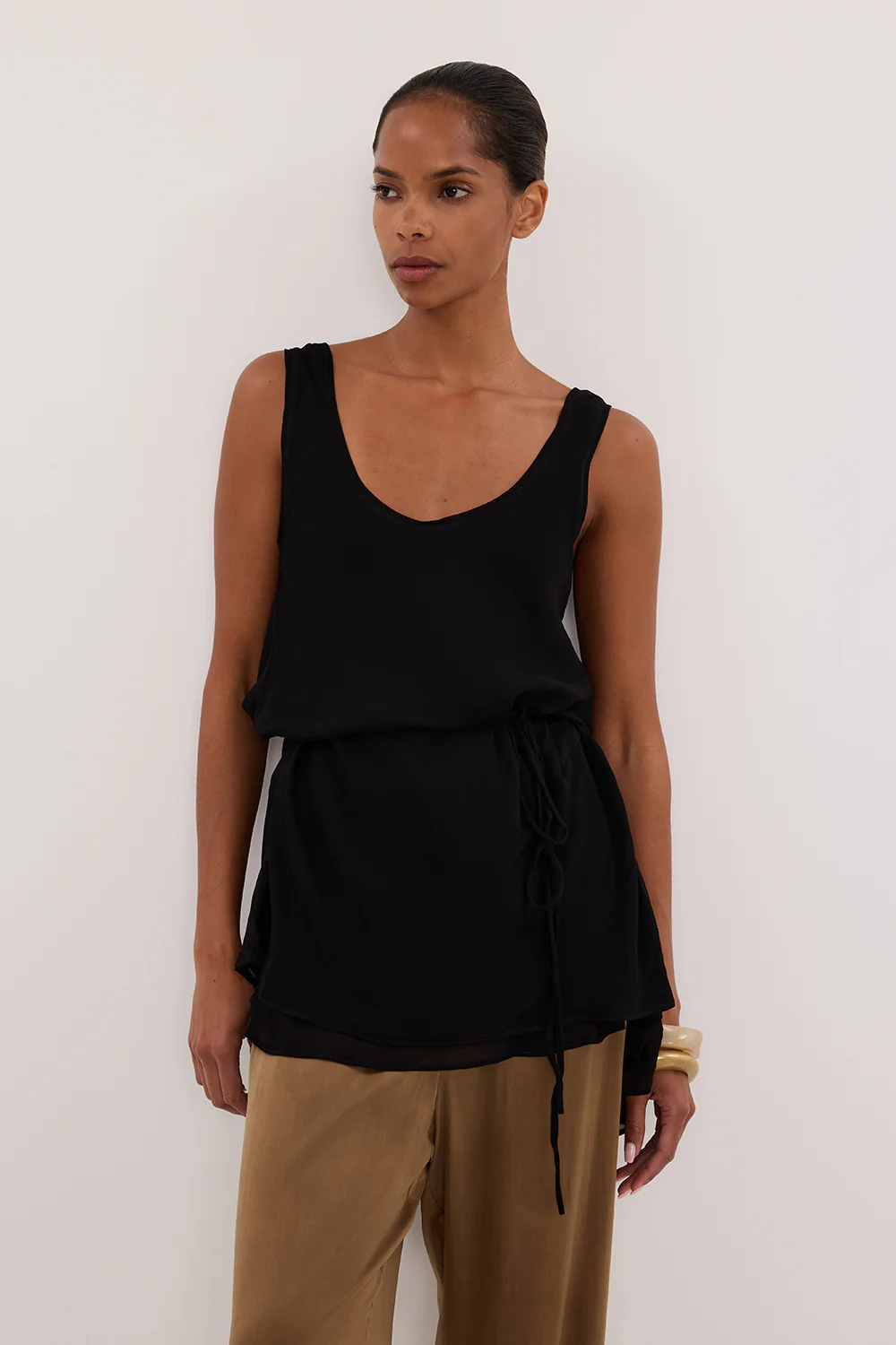 RUDI BLACK SLEEVELESS CAMI TOP - Yukikoi