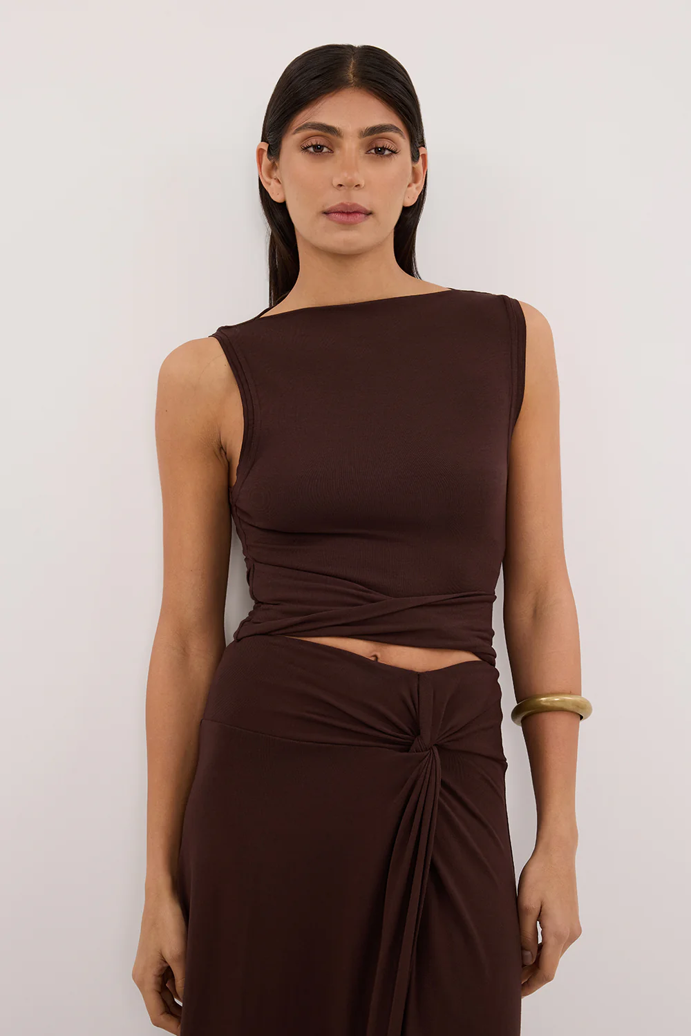 HADLEY CHOC SLEEVELESS TWIST TOP - Yukikoi