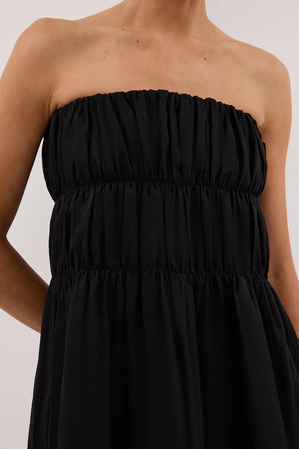 ARTIE BLACK RAMIE STRAPLESS TOP - Yukikoi