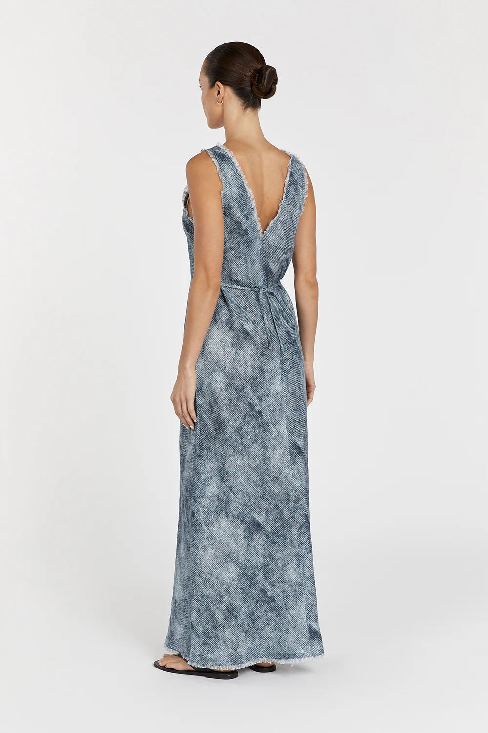 LEON LINEN V NECK SLIP DRESS - Yukikoi