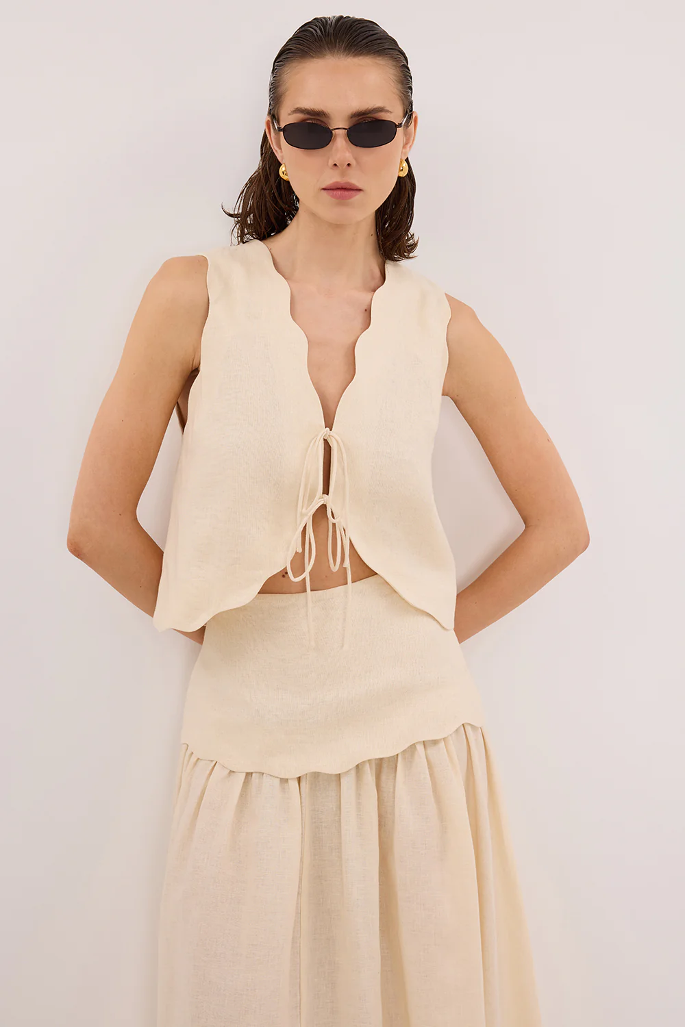 LELA SANDSTONE SLEEVELESS LINEN VEST TOP - Yukikoi