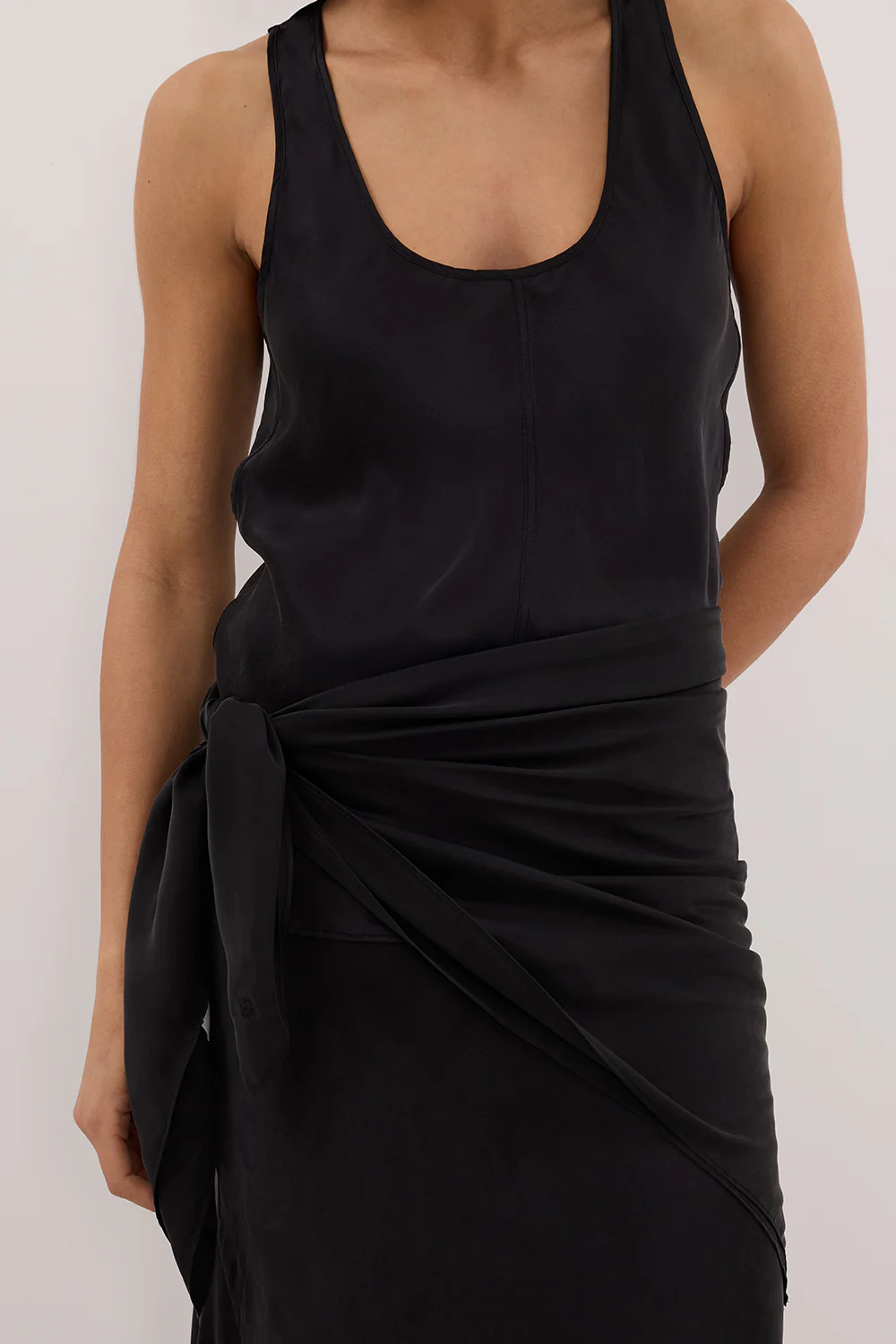 COLETTE BLACK SILK CAMI TOP - Yukikoi