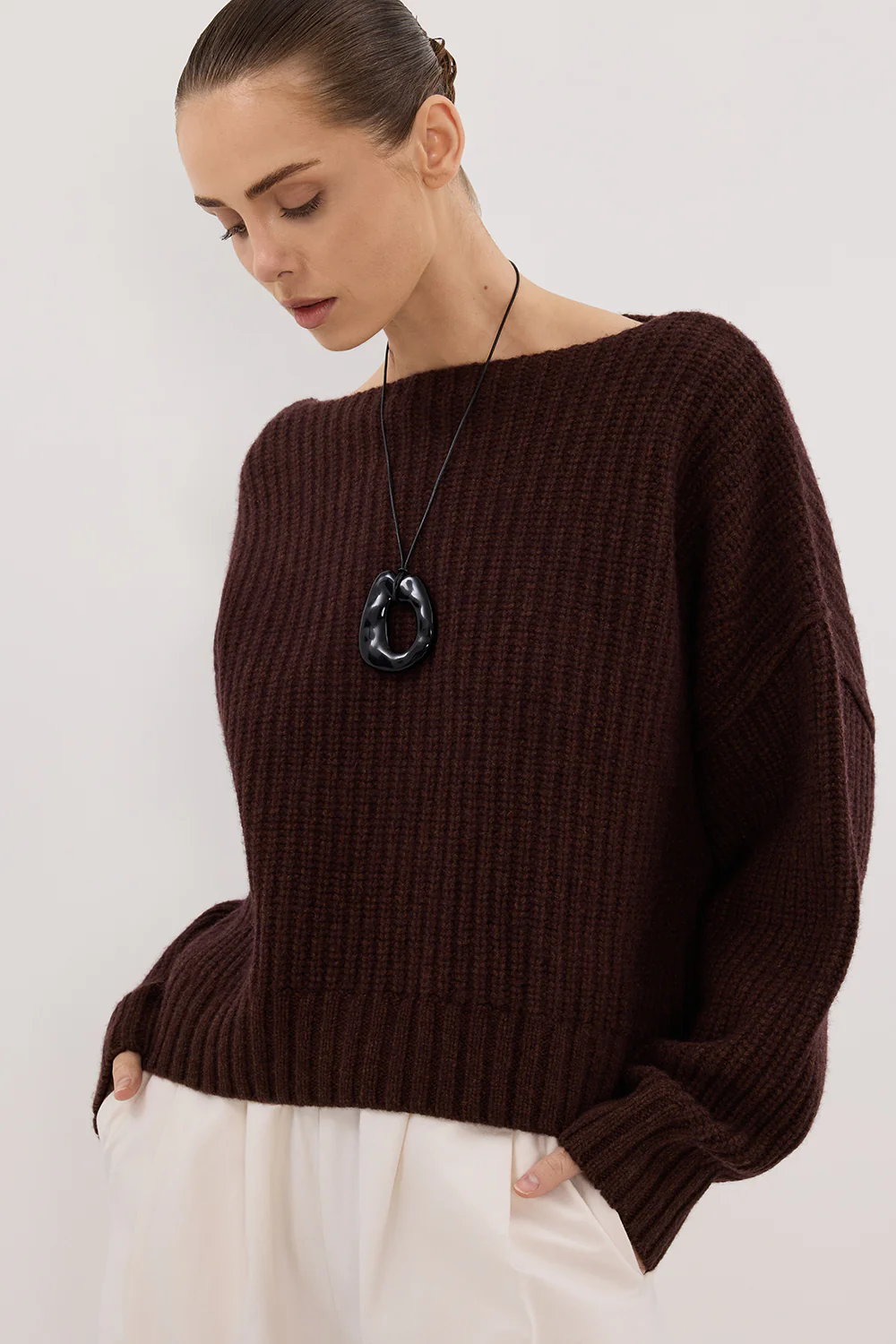 LIN CHOCOLATE BOAT NECK KNIT JUMPER - Yukikoi