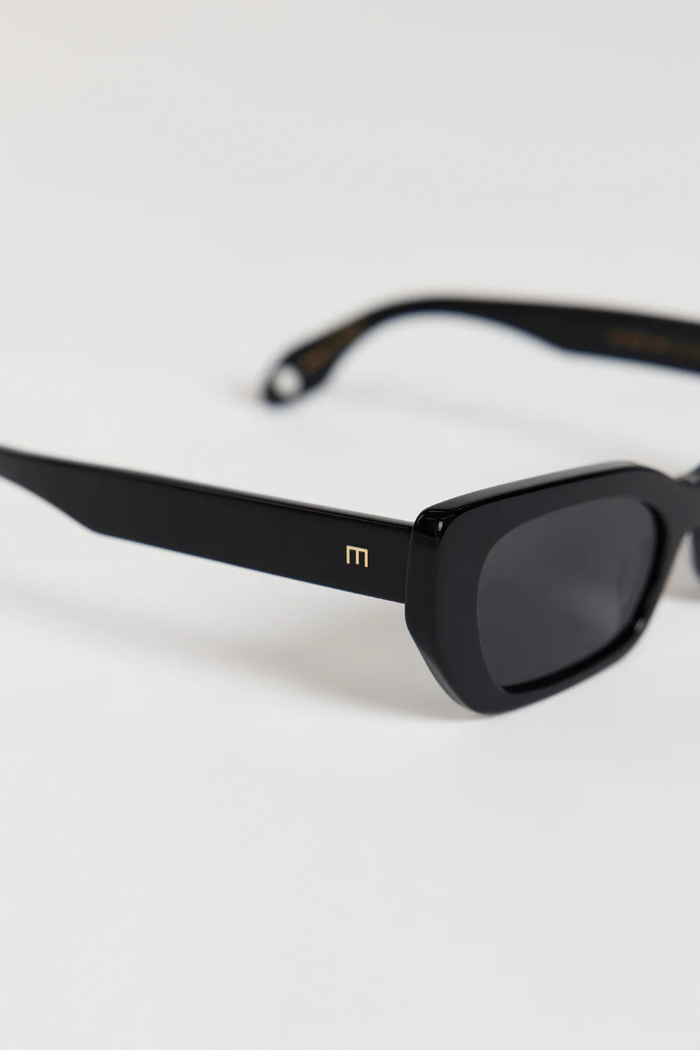 ELISA JOHNSON COOKIE IN GLOSS BLACK SUNGLASSES - Yukikoi