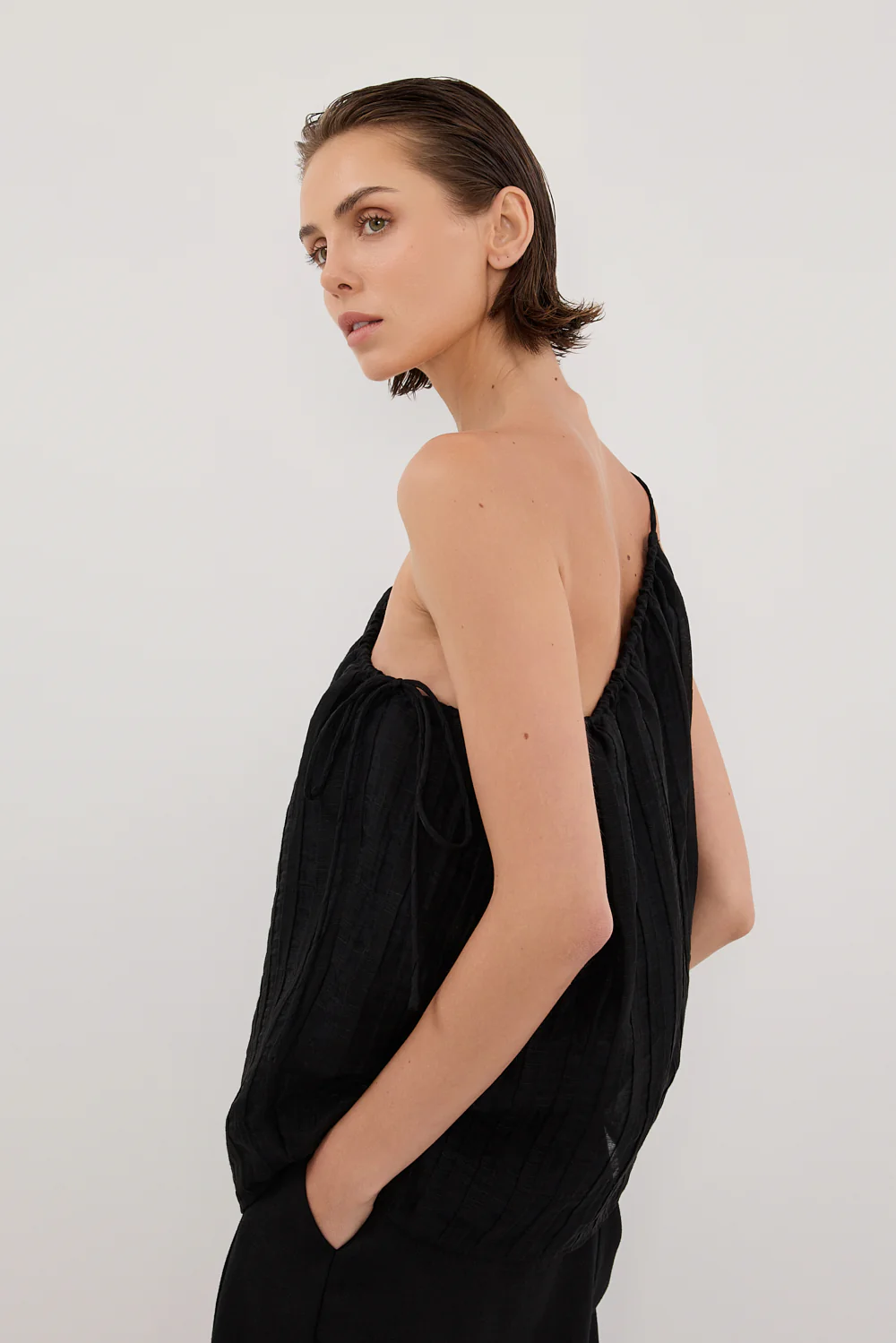 TAHITI BLACK ONE SHOULDER TOP - Yukikoi
