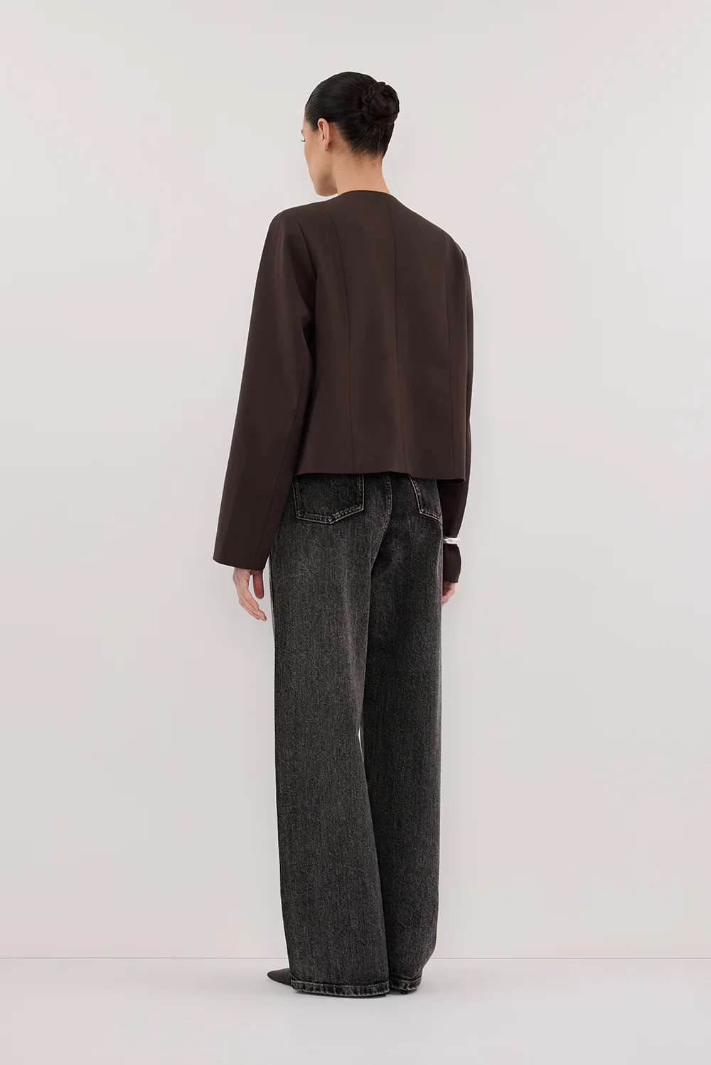 RYAN BITTER CHOC CROPPED BLAZER - Yukikoi