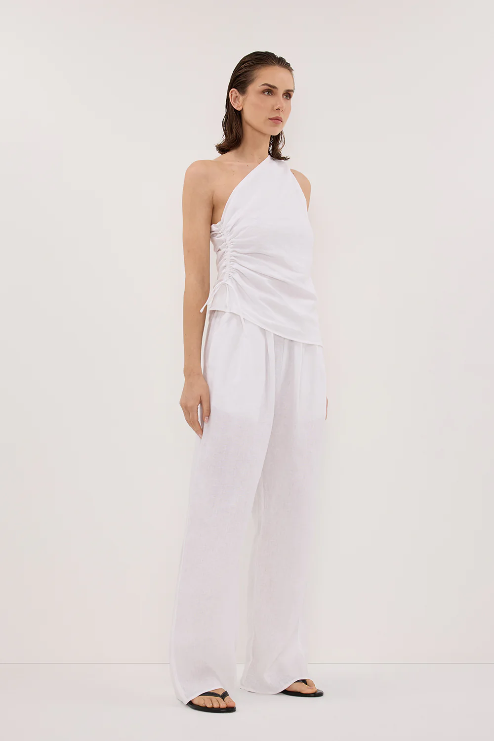 FINNY WHITE SLEEVELESS LINEN TOP - Yukikoi