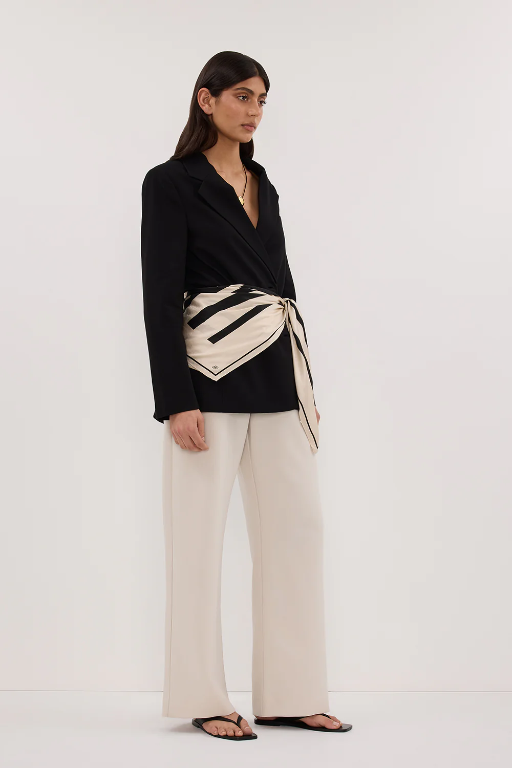 LIZA BLACK OVERSIZED BLAZER - Yukikoi