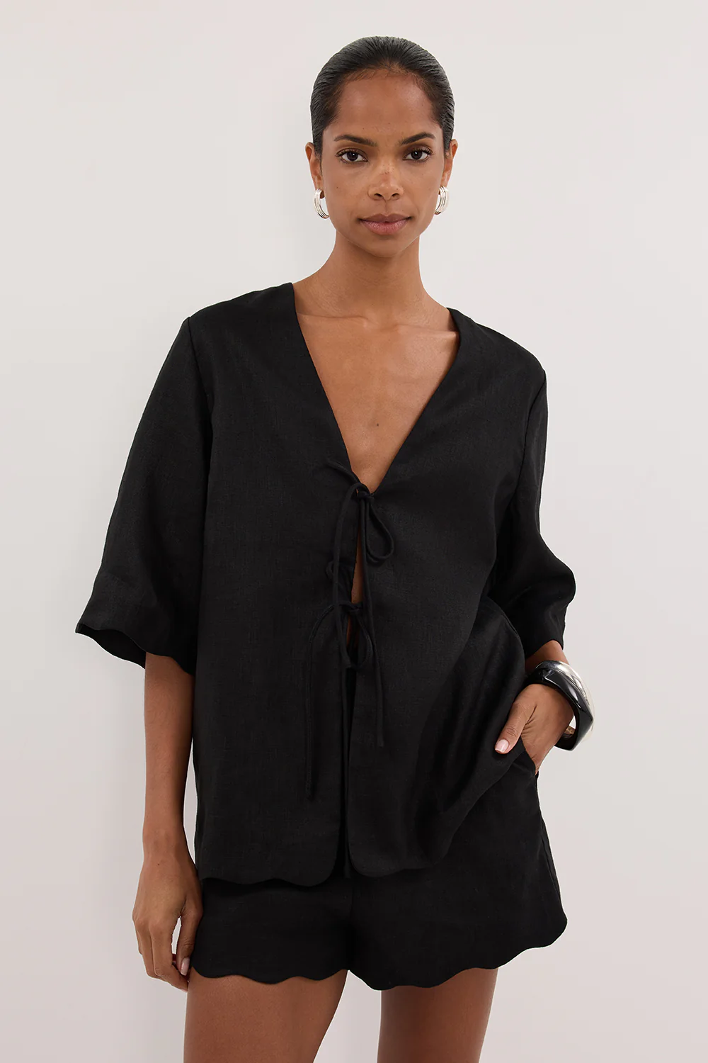 LELA BLACK SHORT SLEEVE LINEN SHIRT - Yukikoi