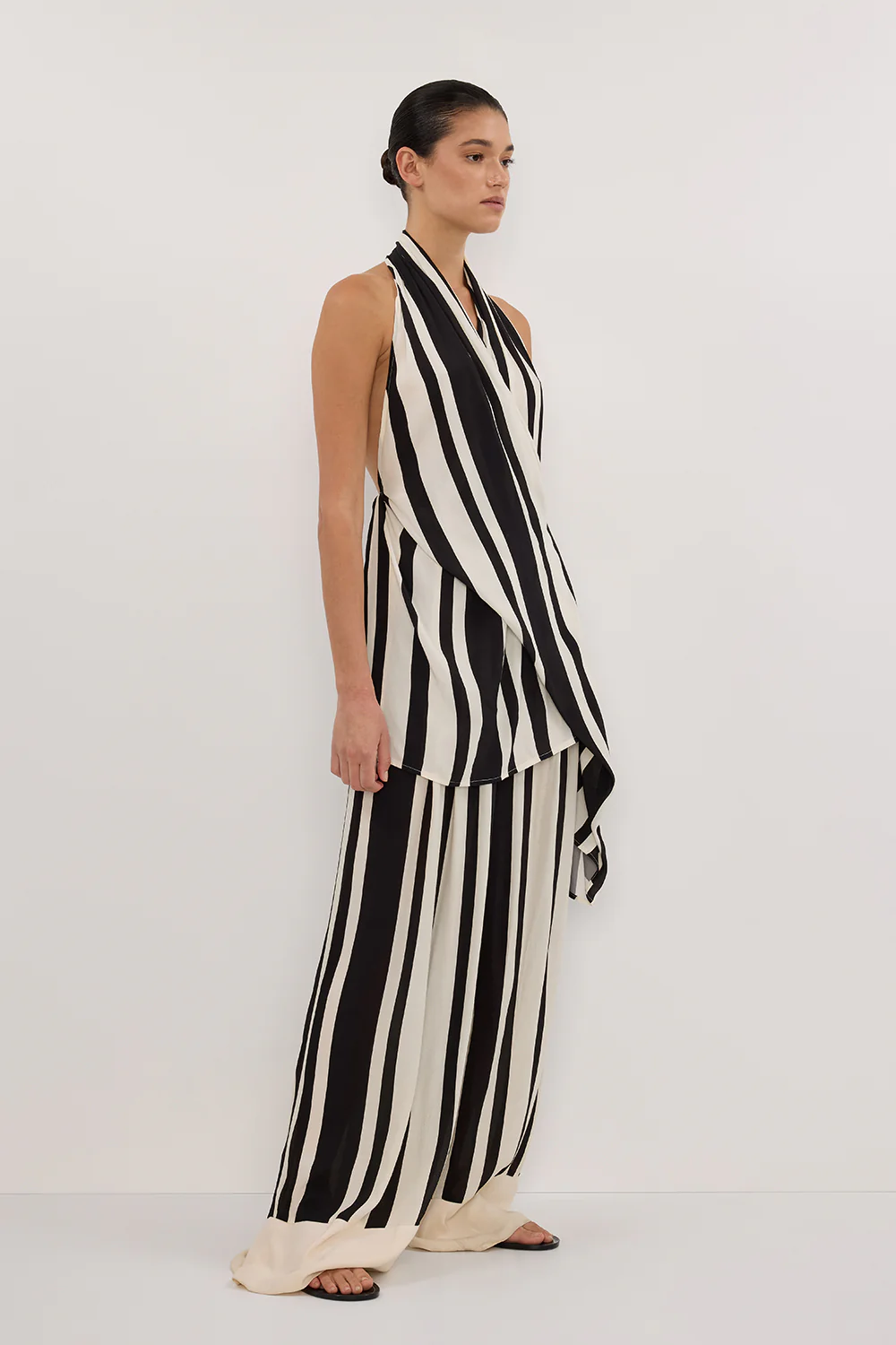 BEAU BLACK STRIPE HALTER TOP - Yukikoi