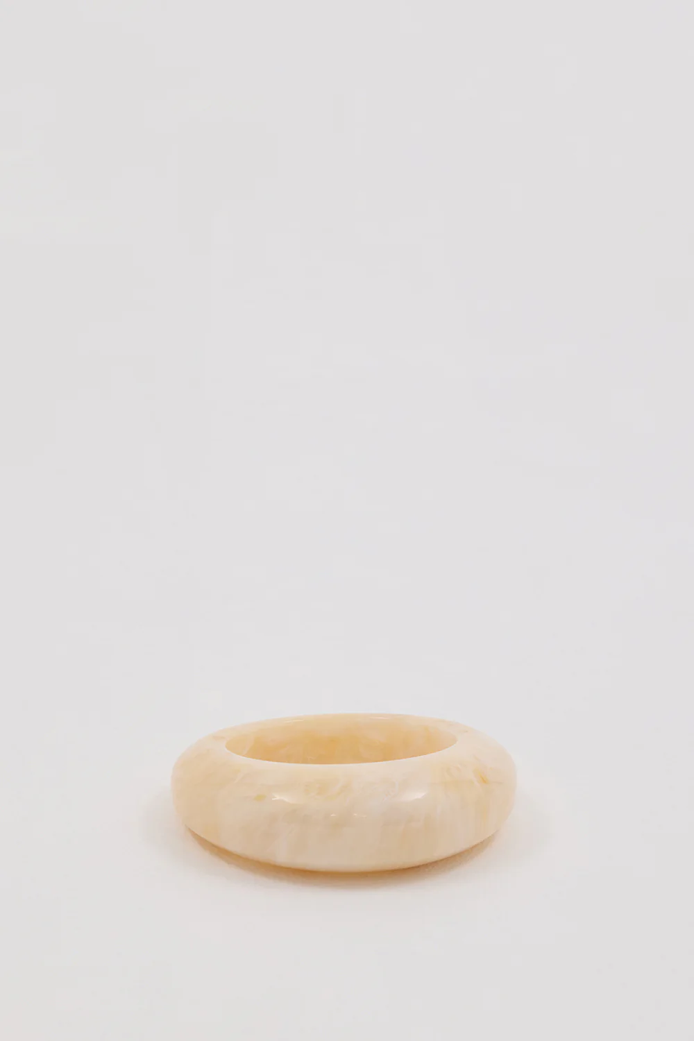 ANNA ROSSI HEIRLOOM BANGLE CREAM - Yukikoi