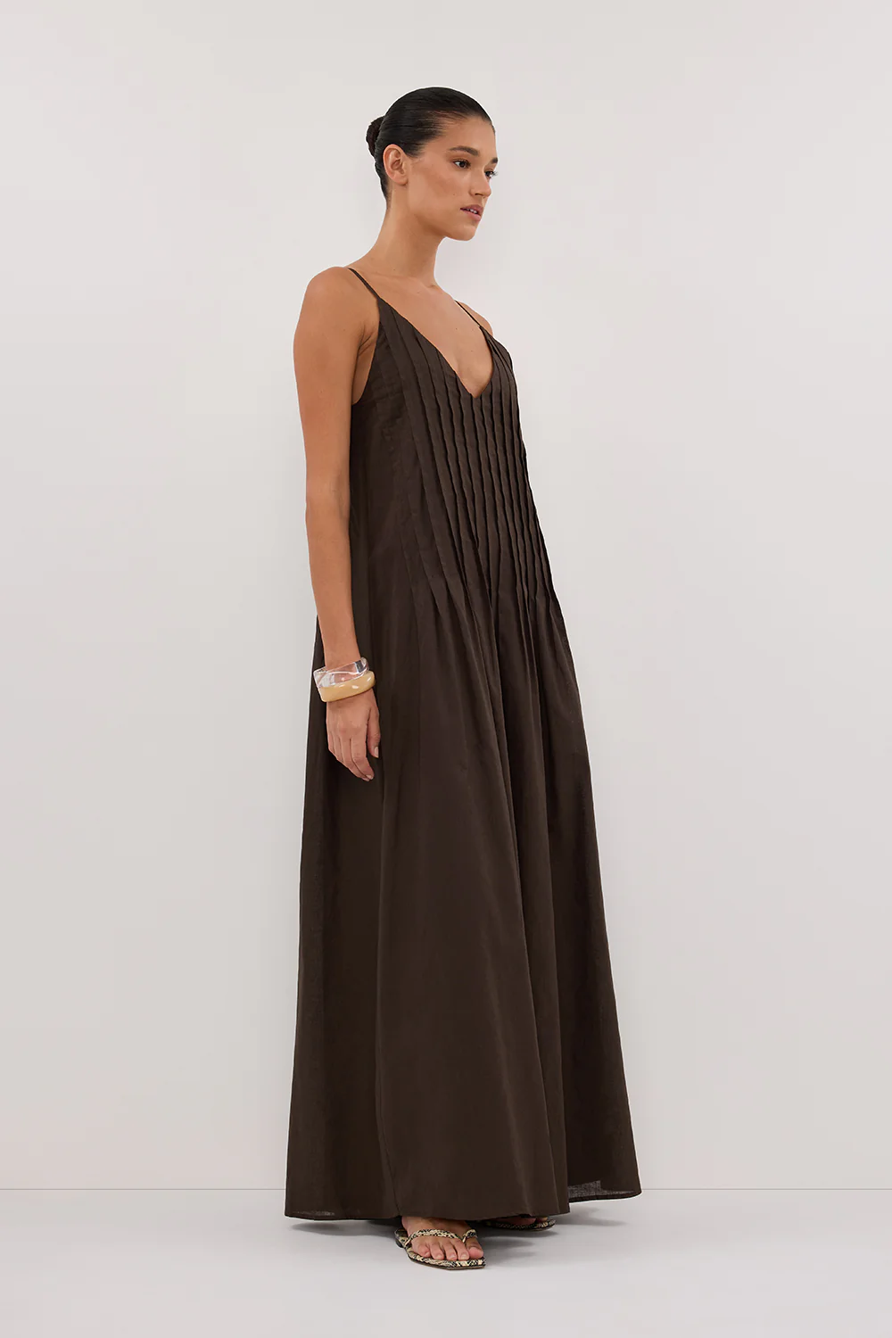 TAHLIA BITTER CHOC LINEN BLEND MAXI DRESS - Yukikoi