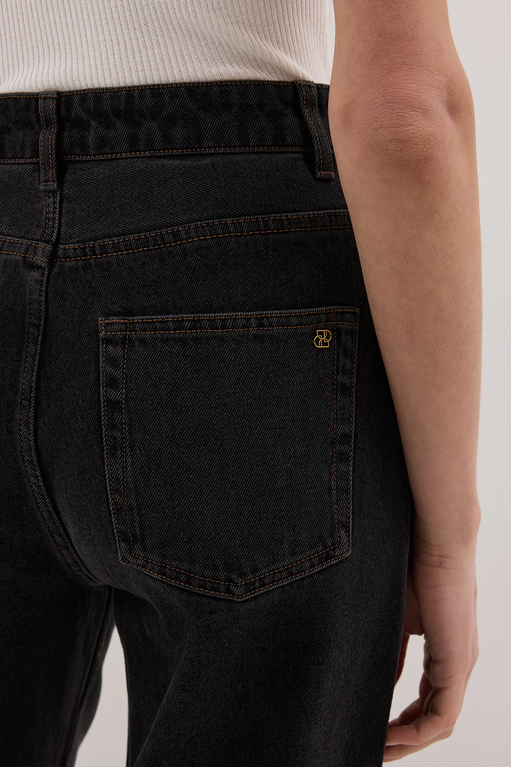 WESTIN BLACK RINSE TALL STRAIGHT JEAN - Yukikoi