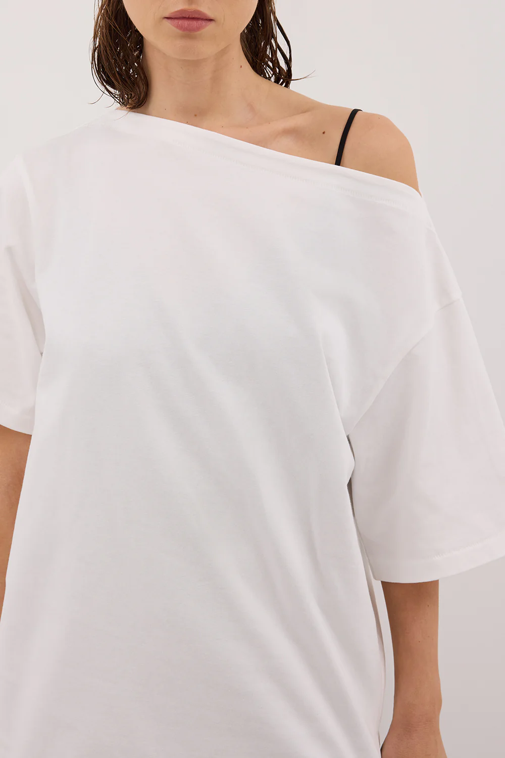 ESME WHITE ASYM BOAT NECK TEE - Yukikoi