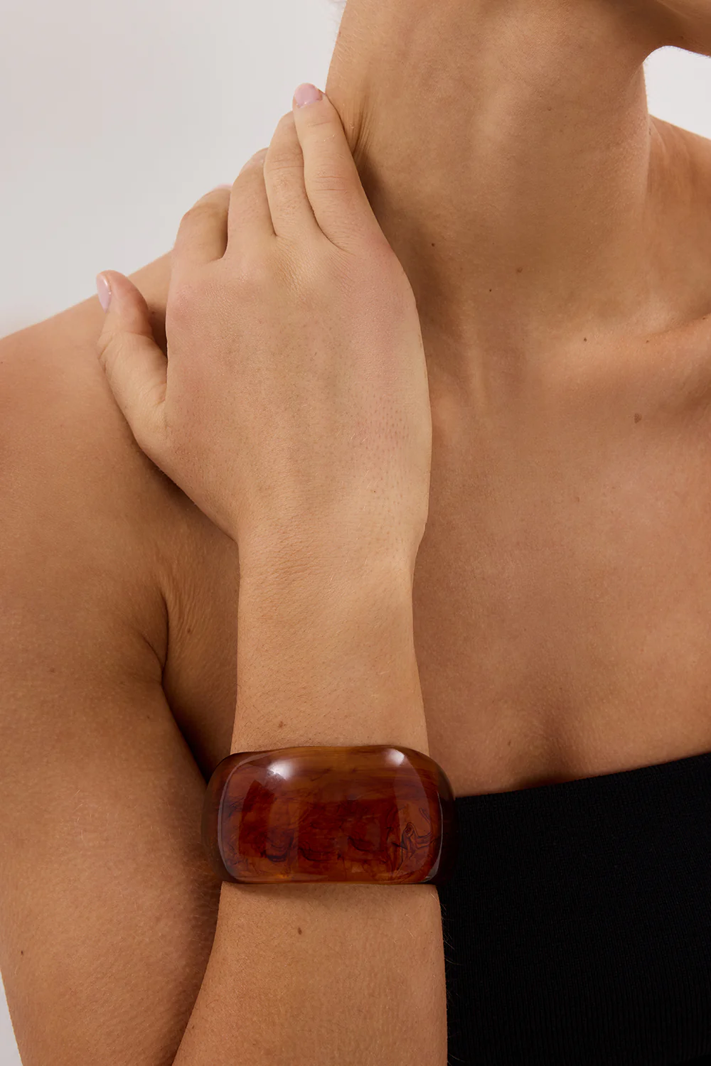 ANNA ROSSI OBSESSED SMOKE BANGLE - Yukikoi