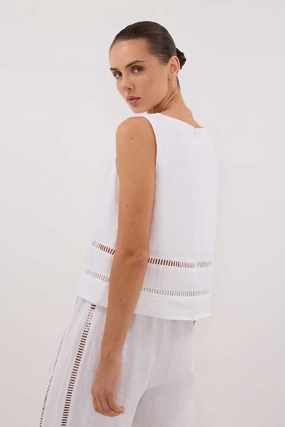 LINDSAY WHITE LINEN BOXY TOP - Yukikoi