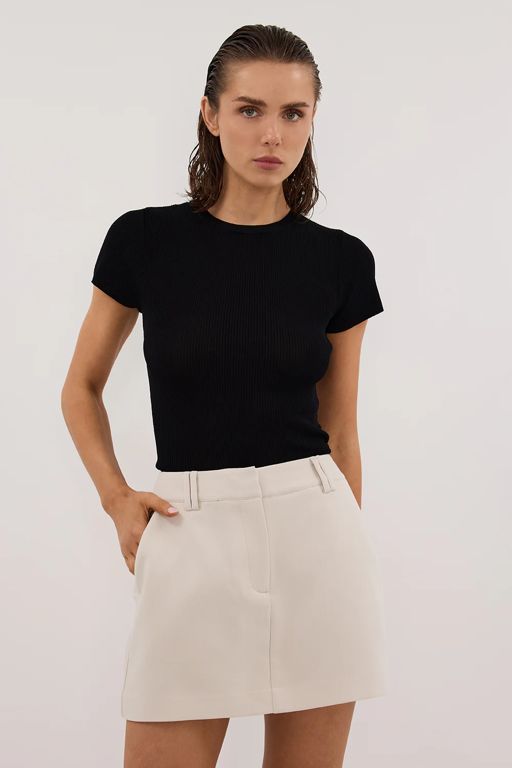CHELSEA BONE TAILORED SKORT - Yukikoi