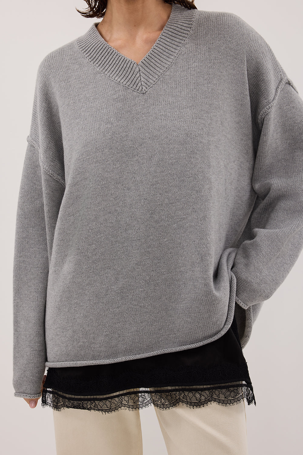 FLINT SILVER V NECK KNIT JUMPER - Yukikoi